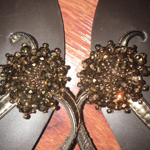 Apt 9 Bronze Brown Thong Sandals - Picture 4 of 6